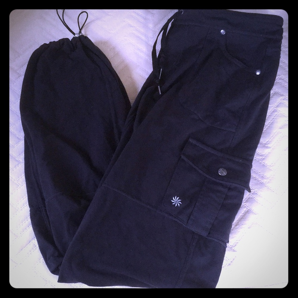 THESE ARE ADORABLE JOGGERS!! Lots of pockets!